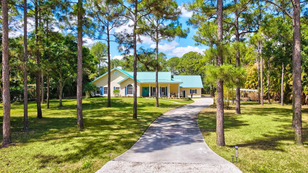 Photo of 17241 N 123rd Ter Terrace N, Jupiter, FL 33478 (MLS # B26003287)