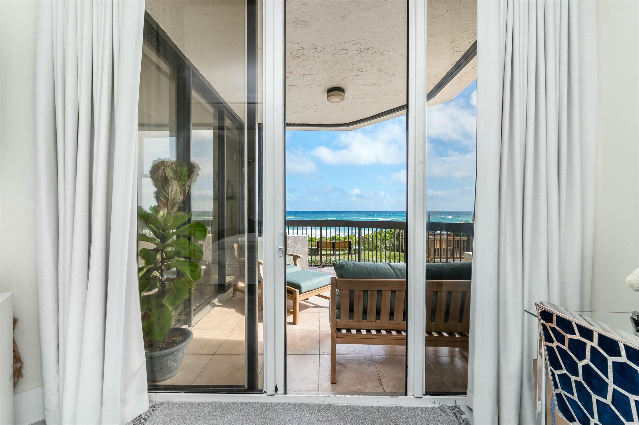 HILLSBORO OCEAN CLUB COND - Residential