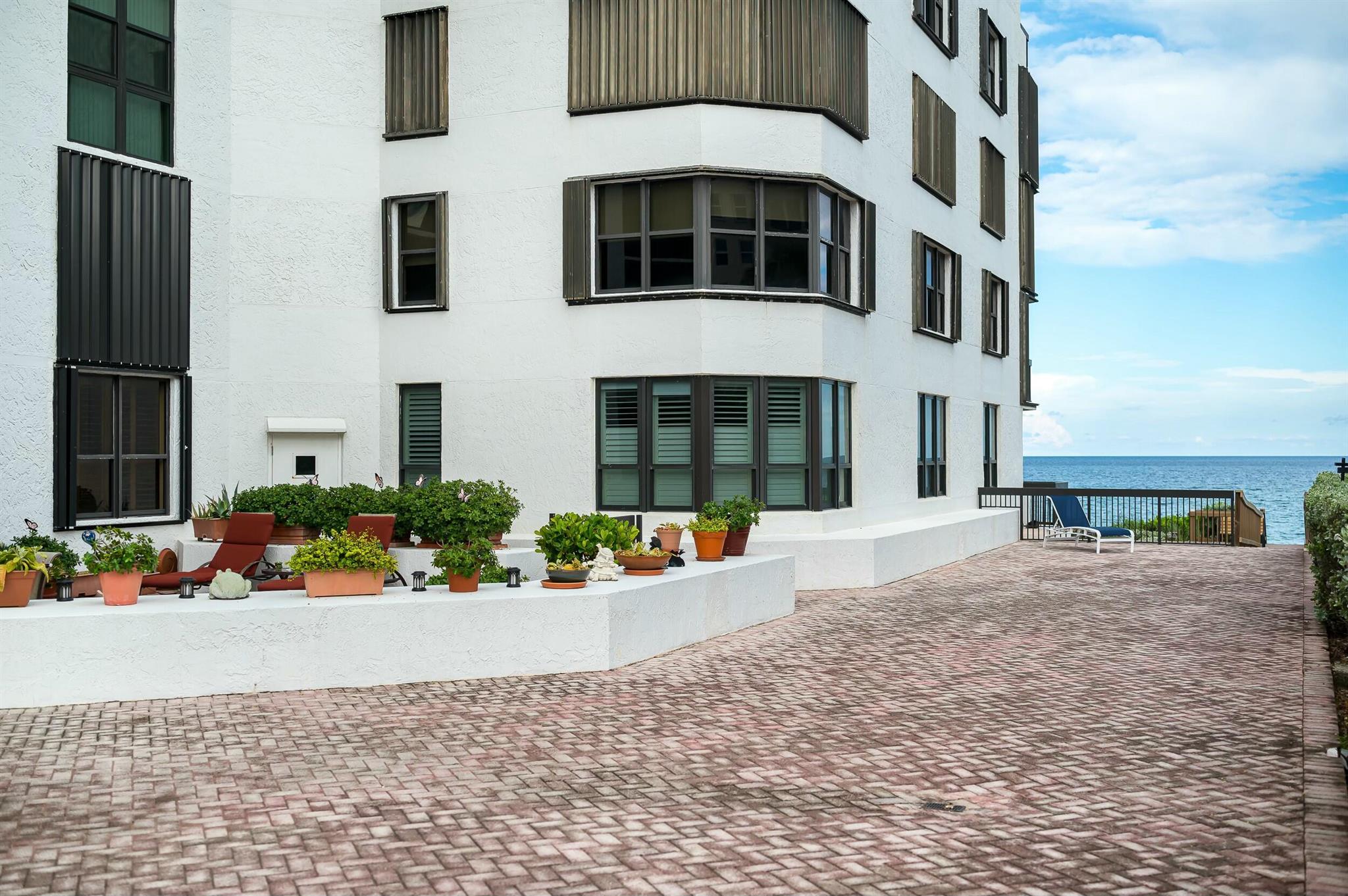 HILLSBORO OCEAN CLUB COND - Residential