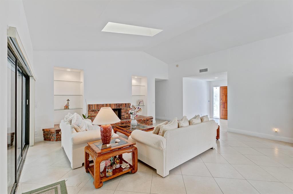 WOODLAND ESTATES - Residential