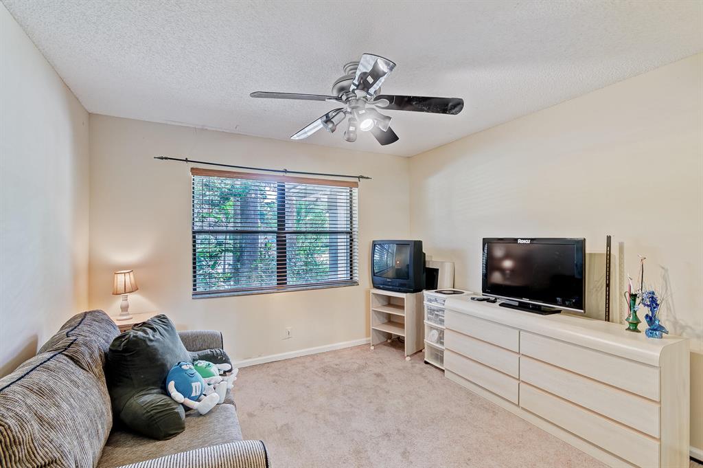 WOODLAND ESTATES - Residential