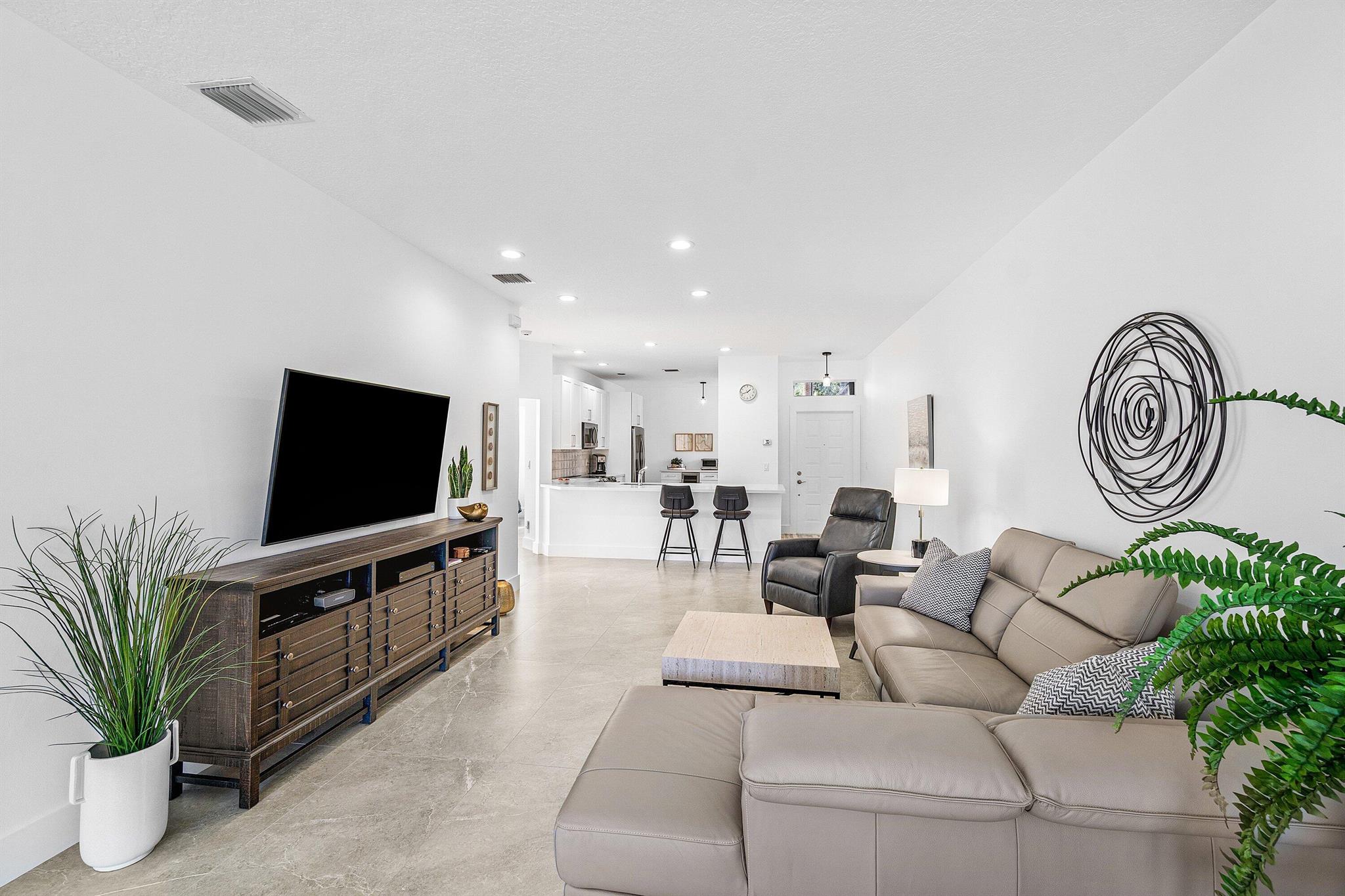 MAJESTIC ISLES - Residential