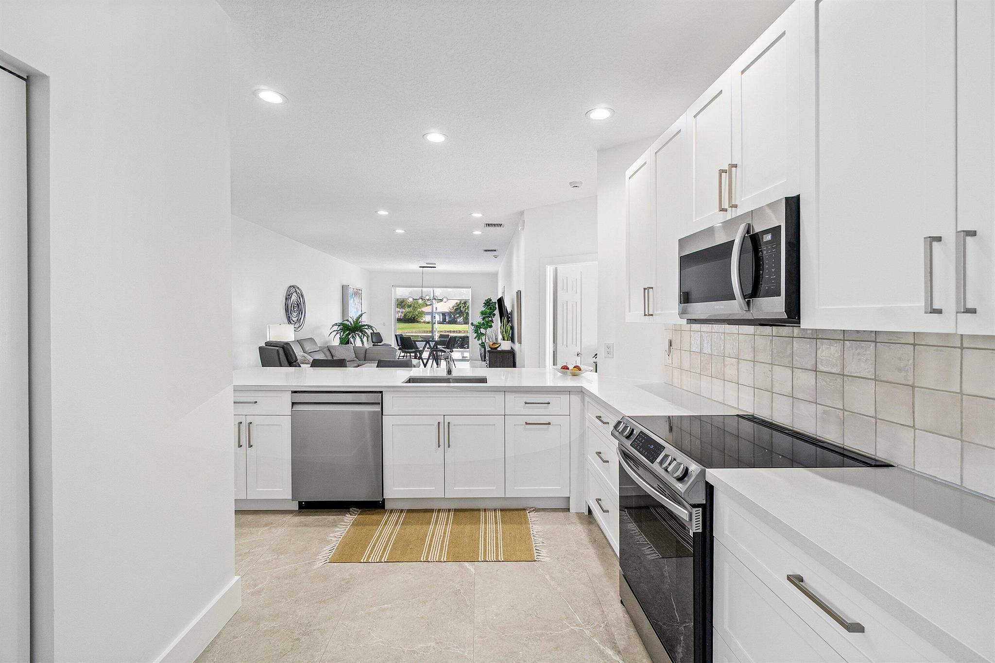 MAJESTIC ISLES - Residential