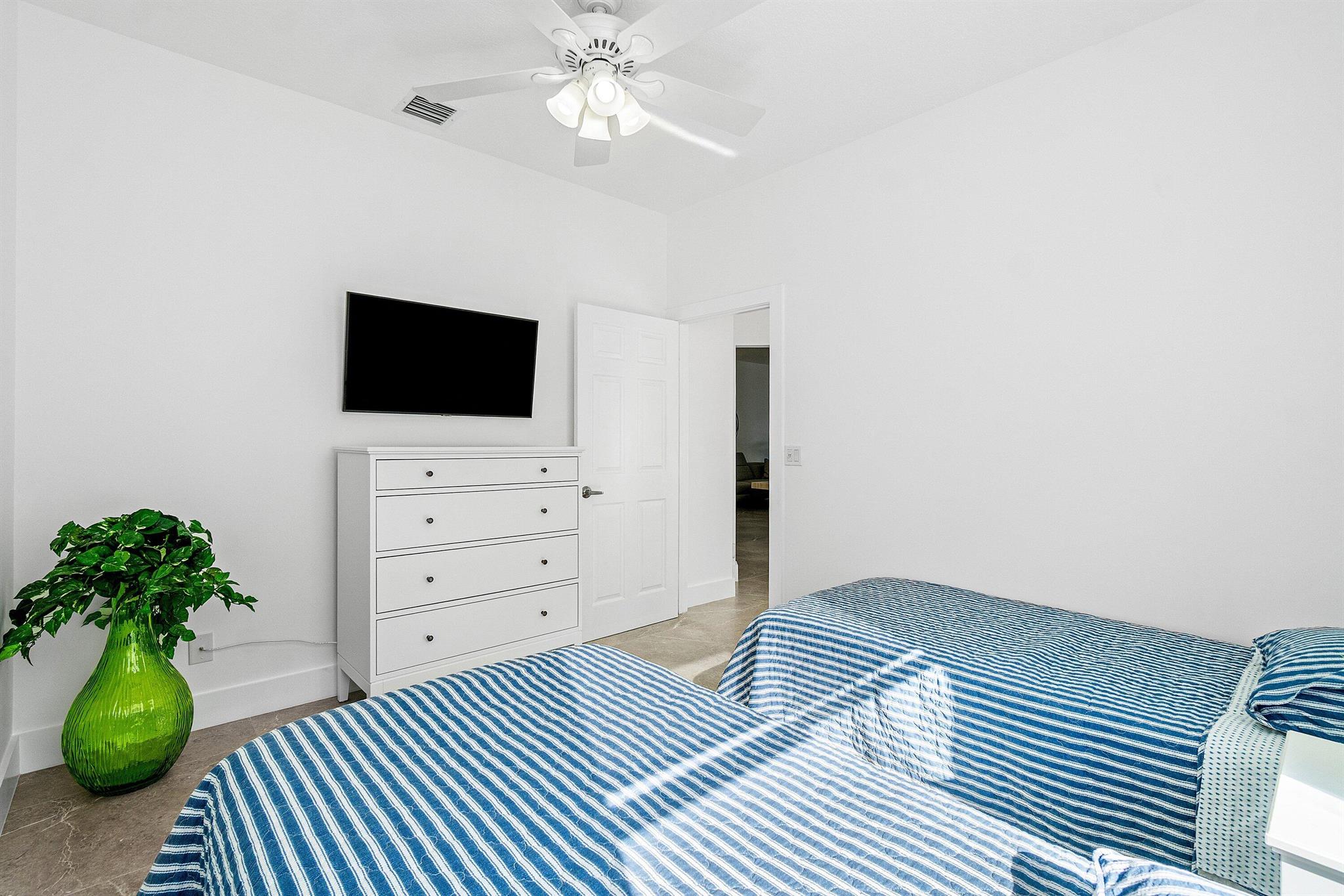 MAJESTIC ISLES - Residential