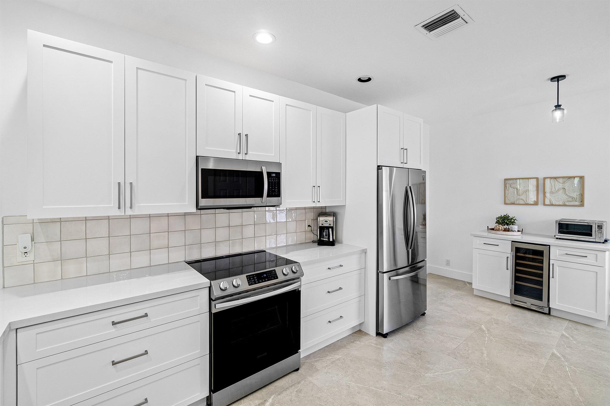 MAJESTIC ISLES - Residential