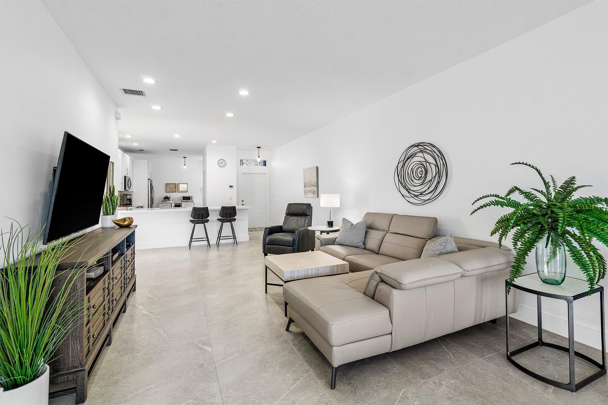 MAJESTIC ISLES - Residential