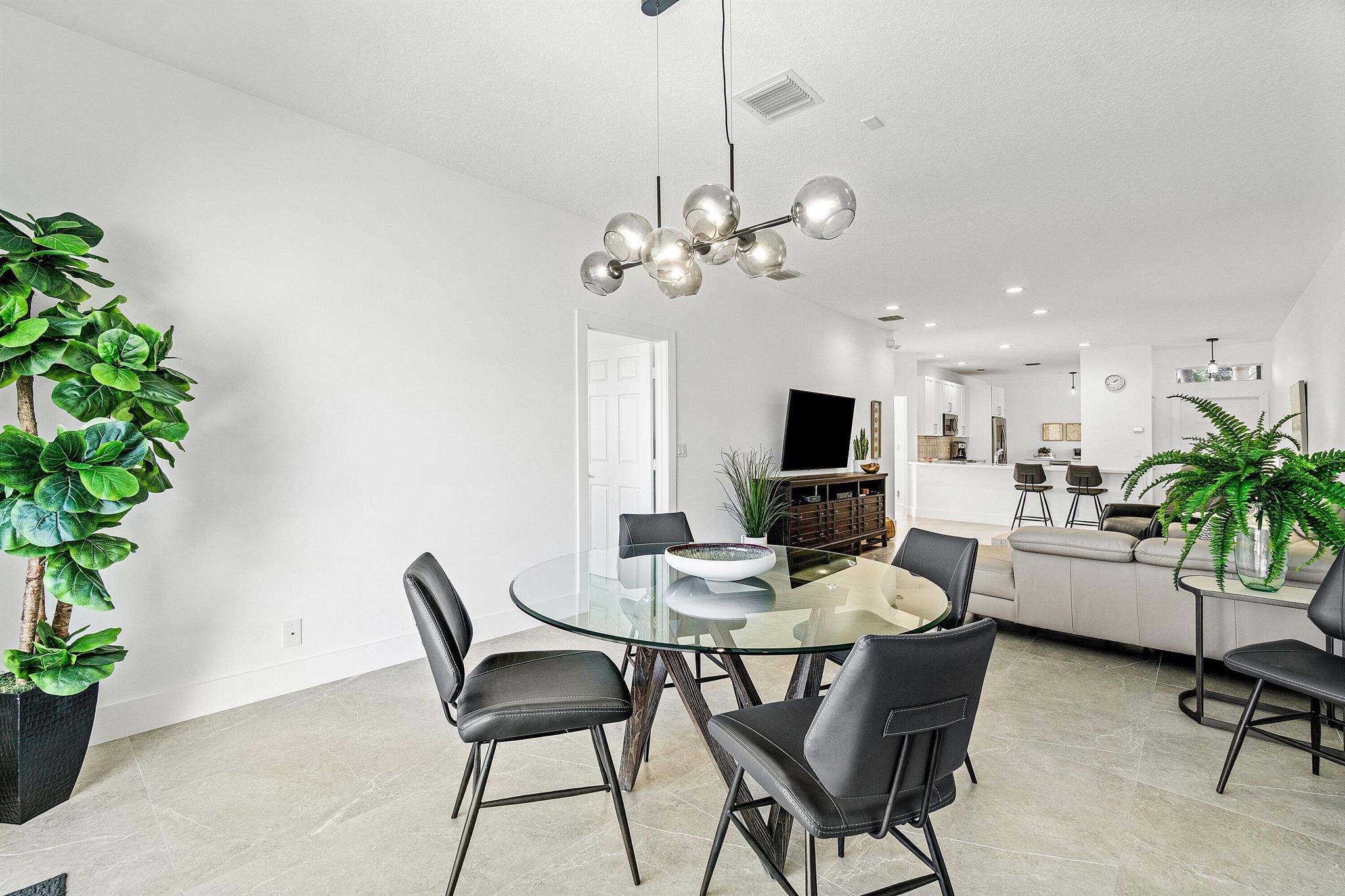 MAJESTIC ISLES - Residential