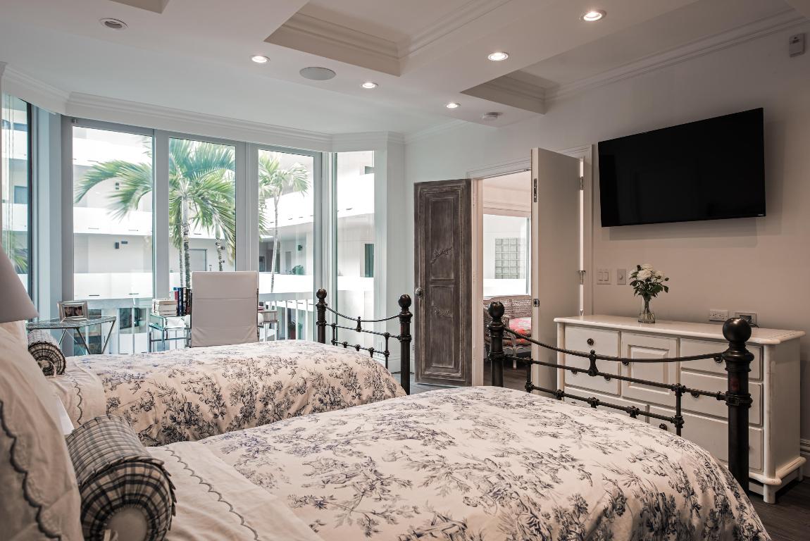 TWO THOUSAND CONDO - Residential