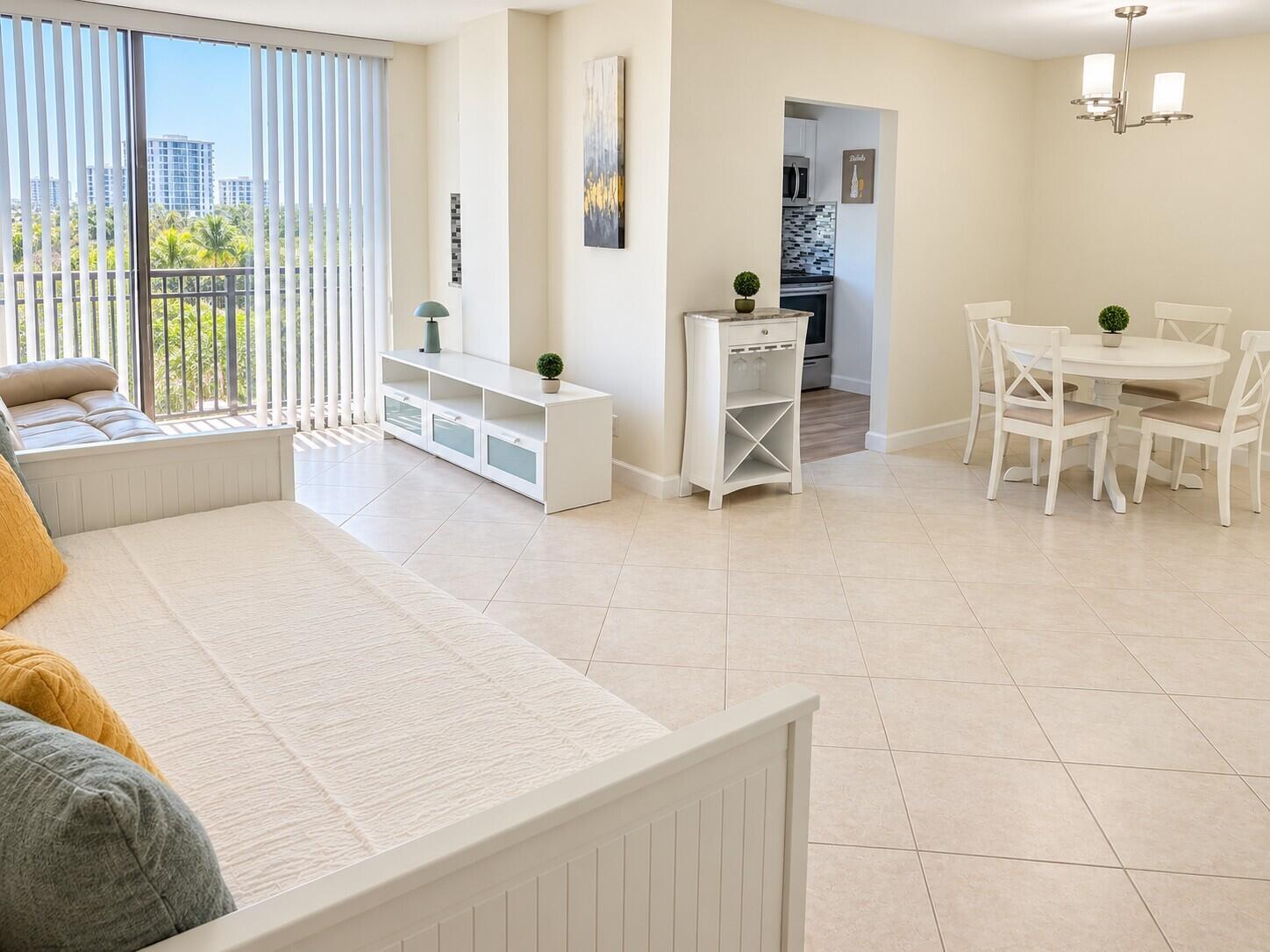17021 N BAY Road 816
