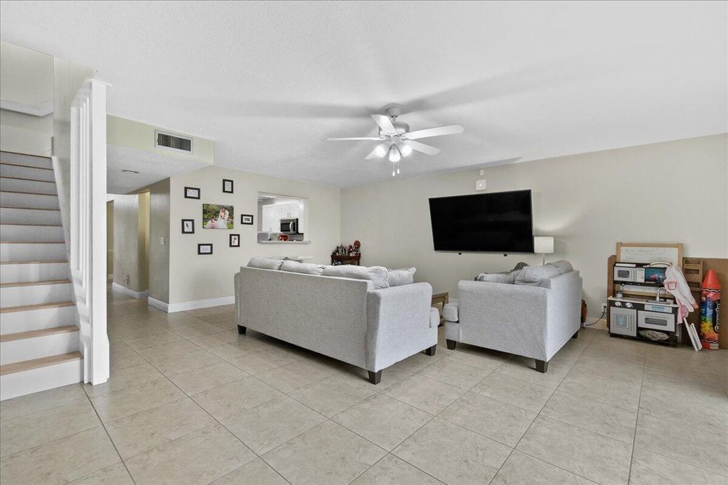 Photo of 62 Maplecrest Circle, Jupiter, FL 33458 (MLS # R11050988)
