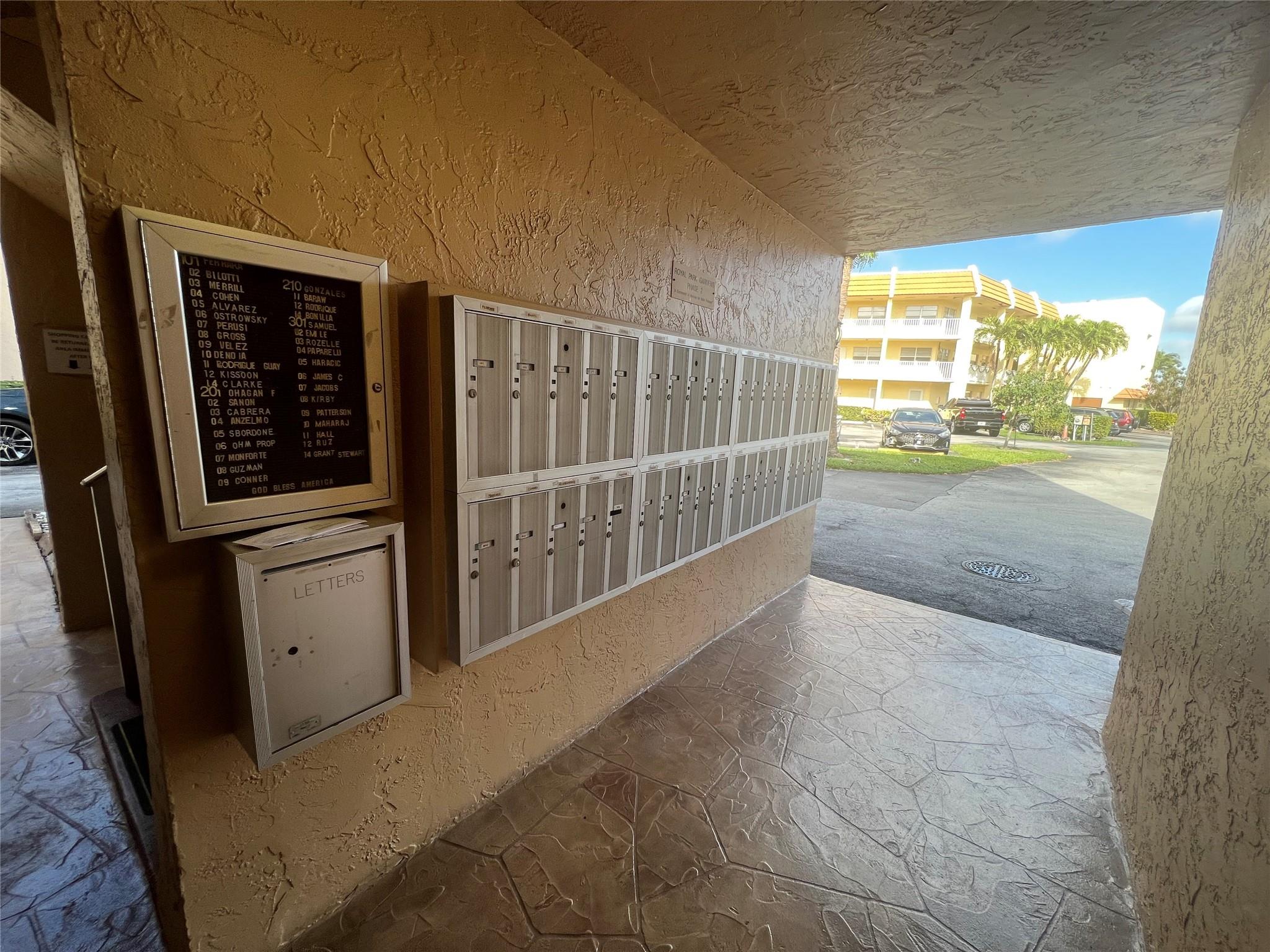 Royal Park Gardens - Residential