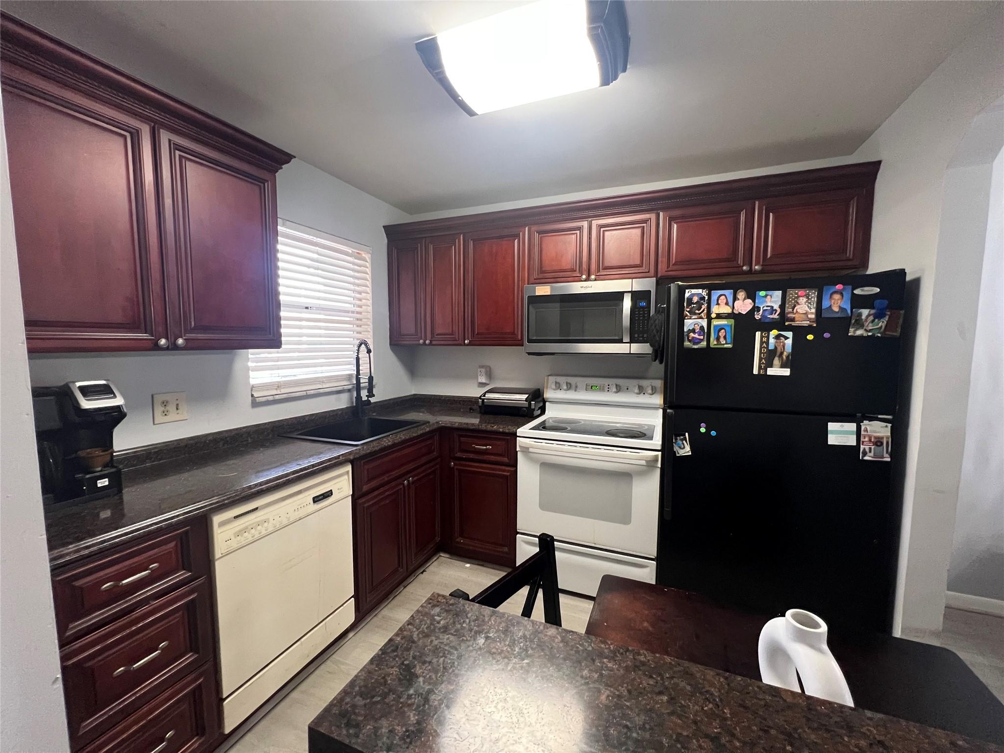 Royal Park Gardens - Residential