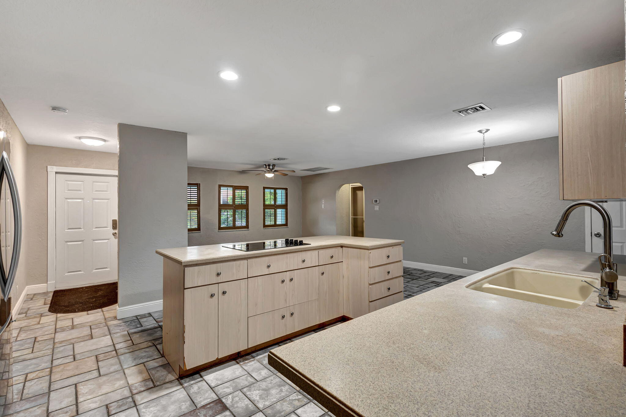 TROPIC PALMS 2 - Residential Lease