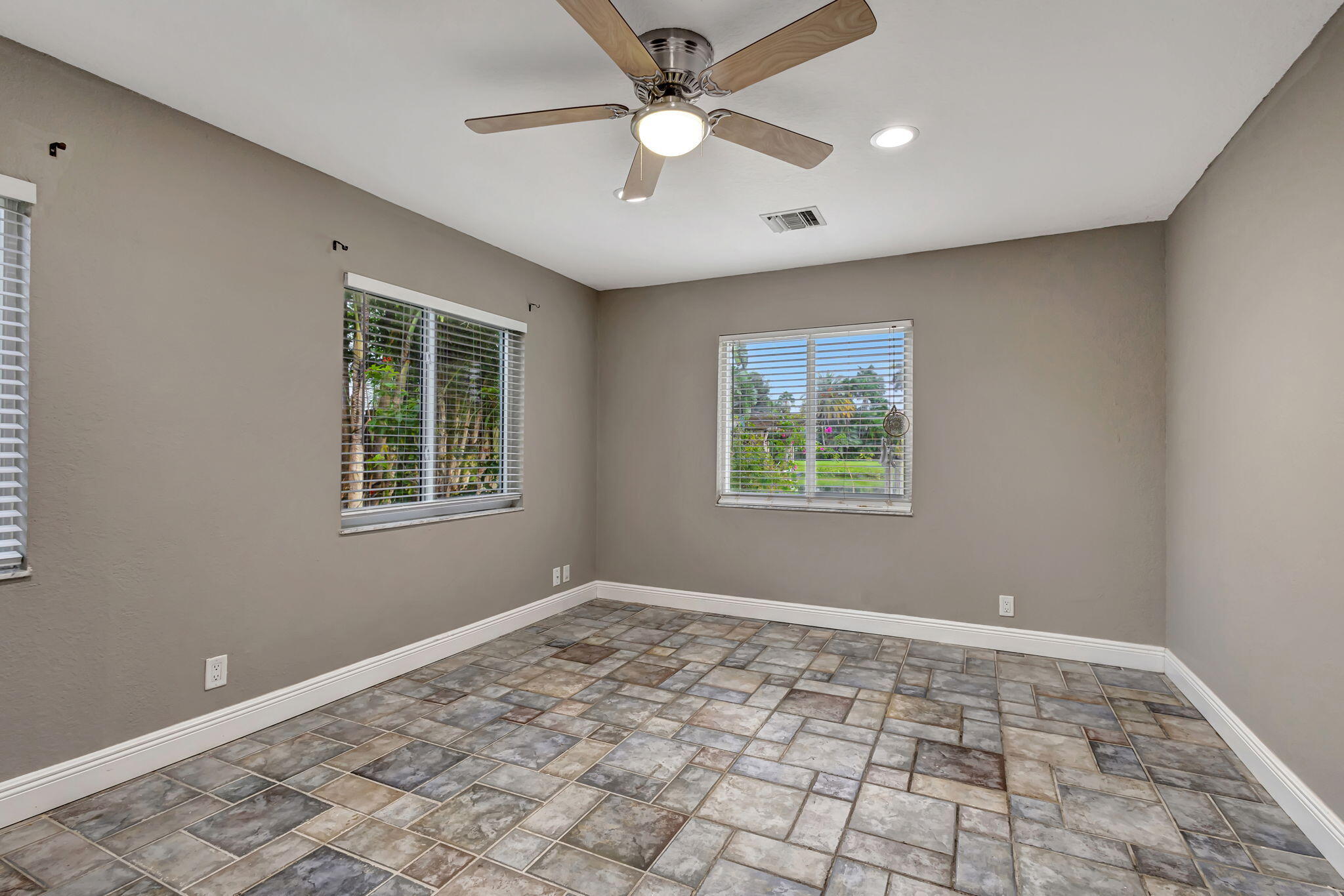 TROPIC PALMS 2 - Residential Lease