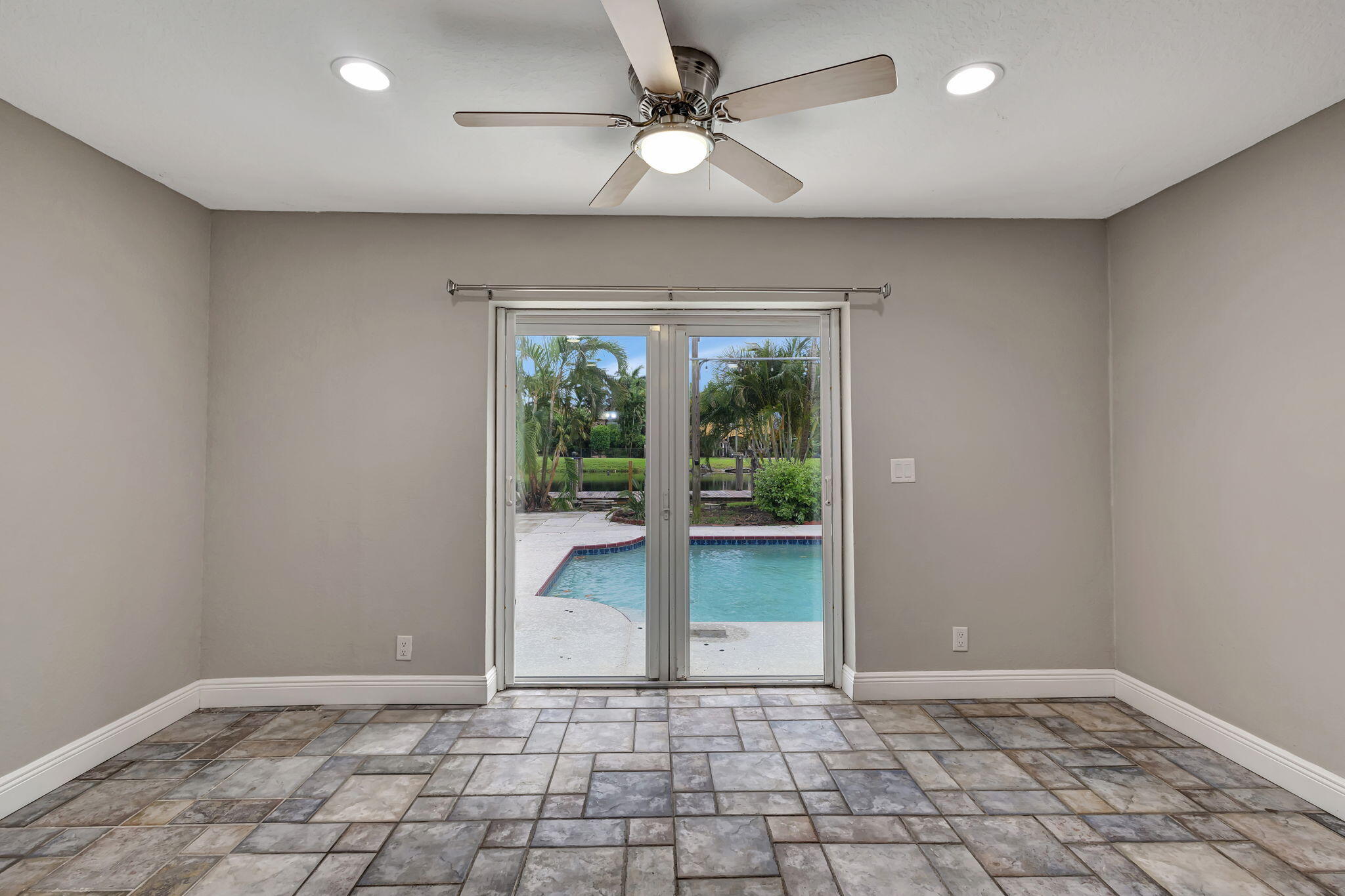 TROPIC PALMS 2 - Residential Lease