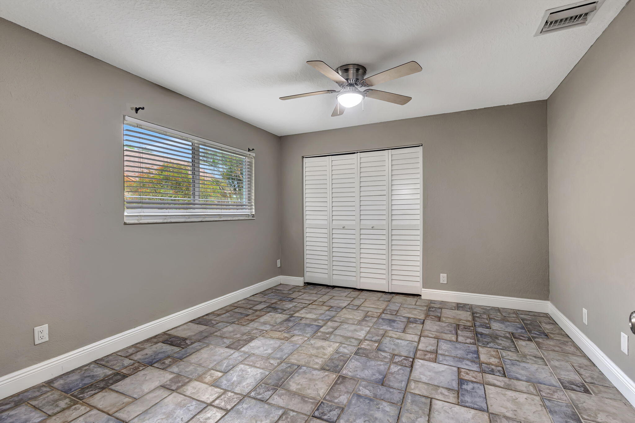 TROPIC PALMS 2 - Residential Lease