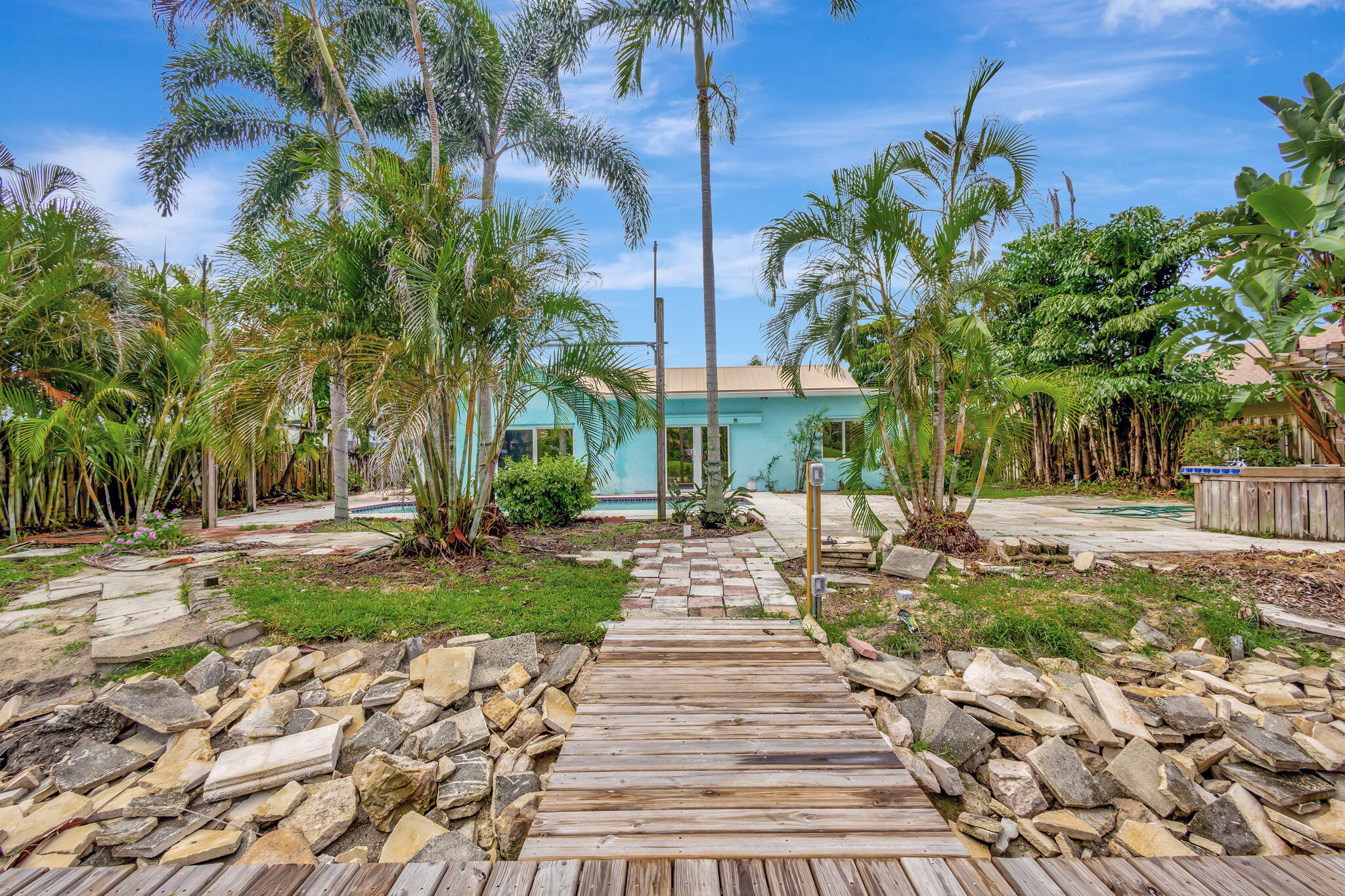 TROPIC PALMS 2 - Residential Lease