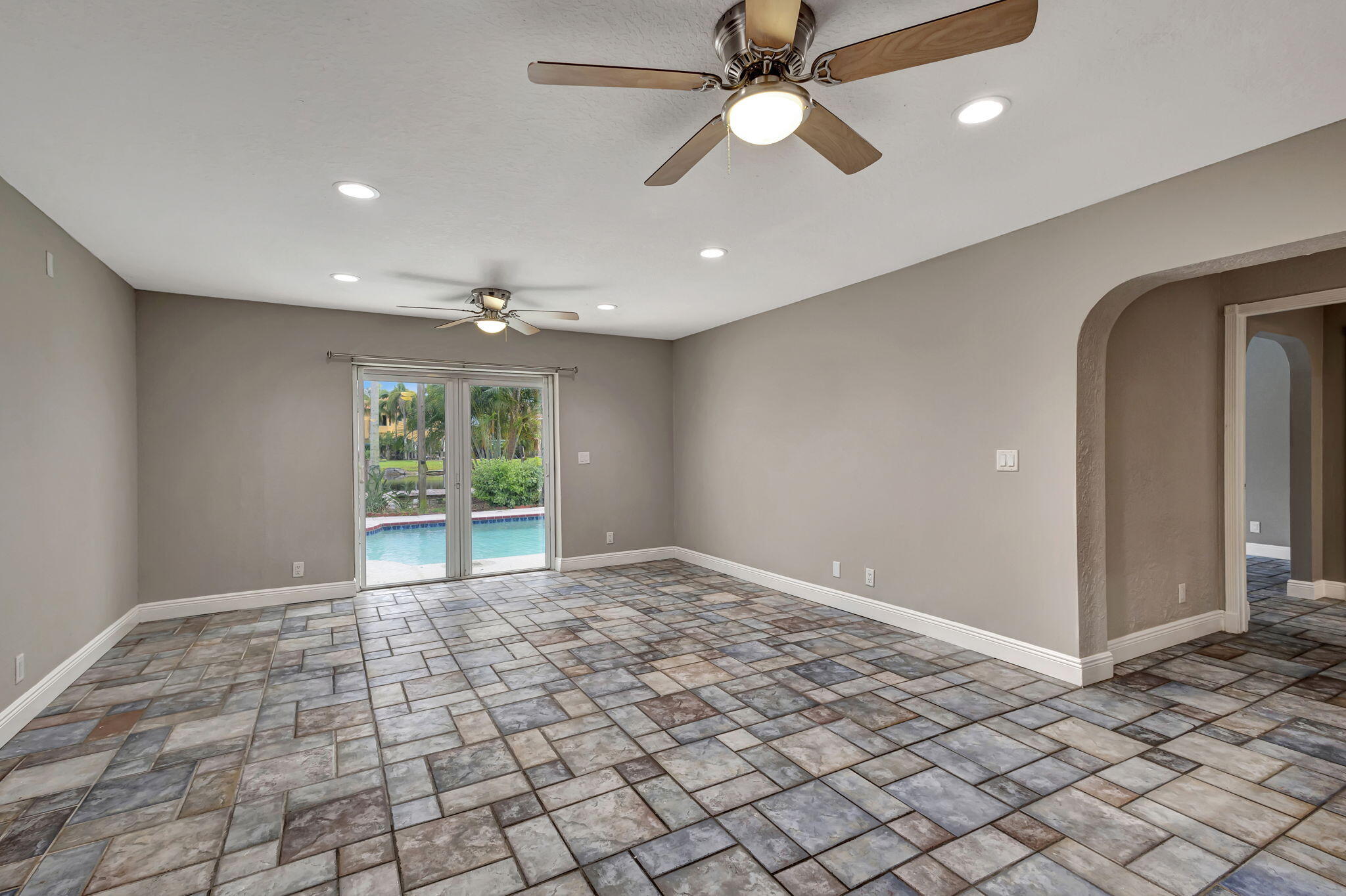 TROPIC PALMS 2 - Residential Lease