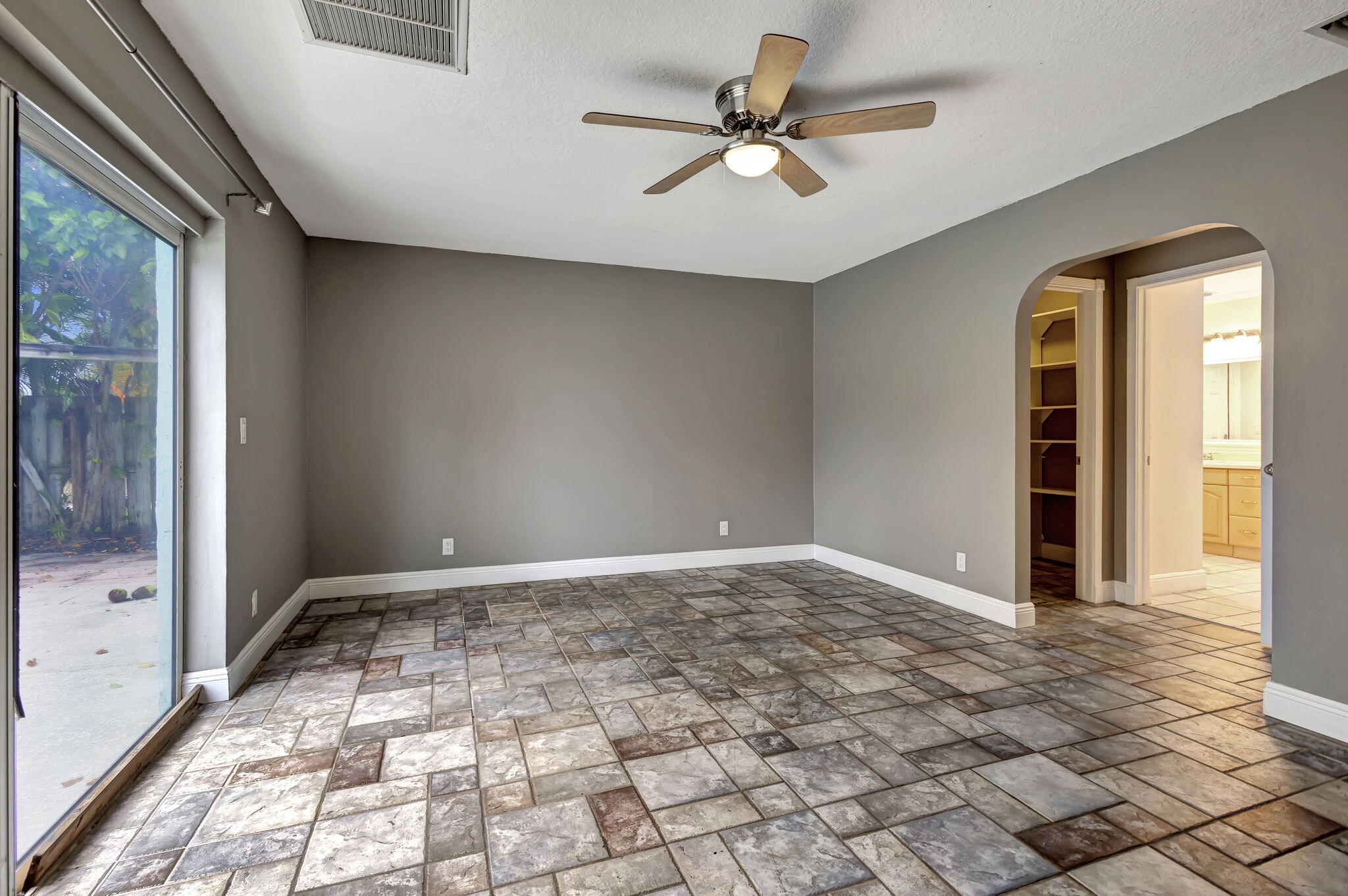 TROPIC PALMS 2 - Residential Lease