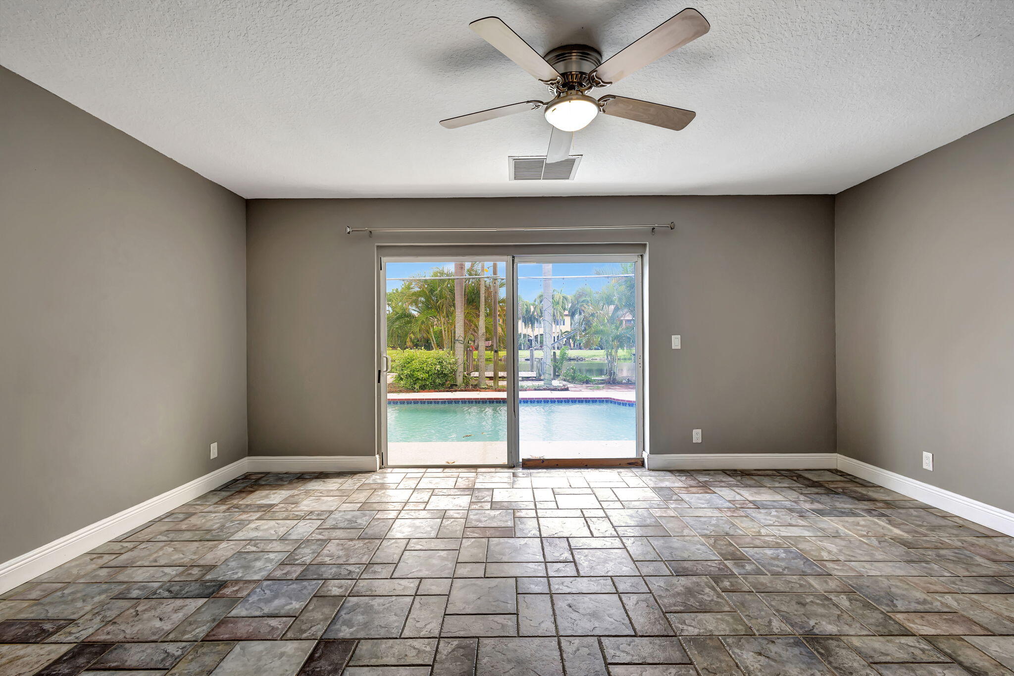 TROPIC PALMS 2 - Residential Lease