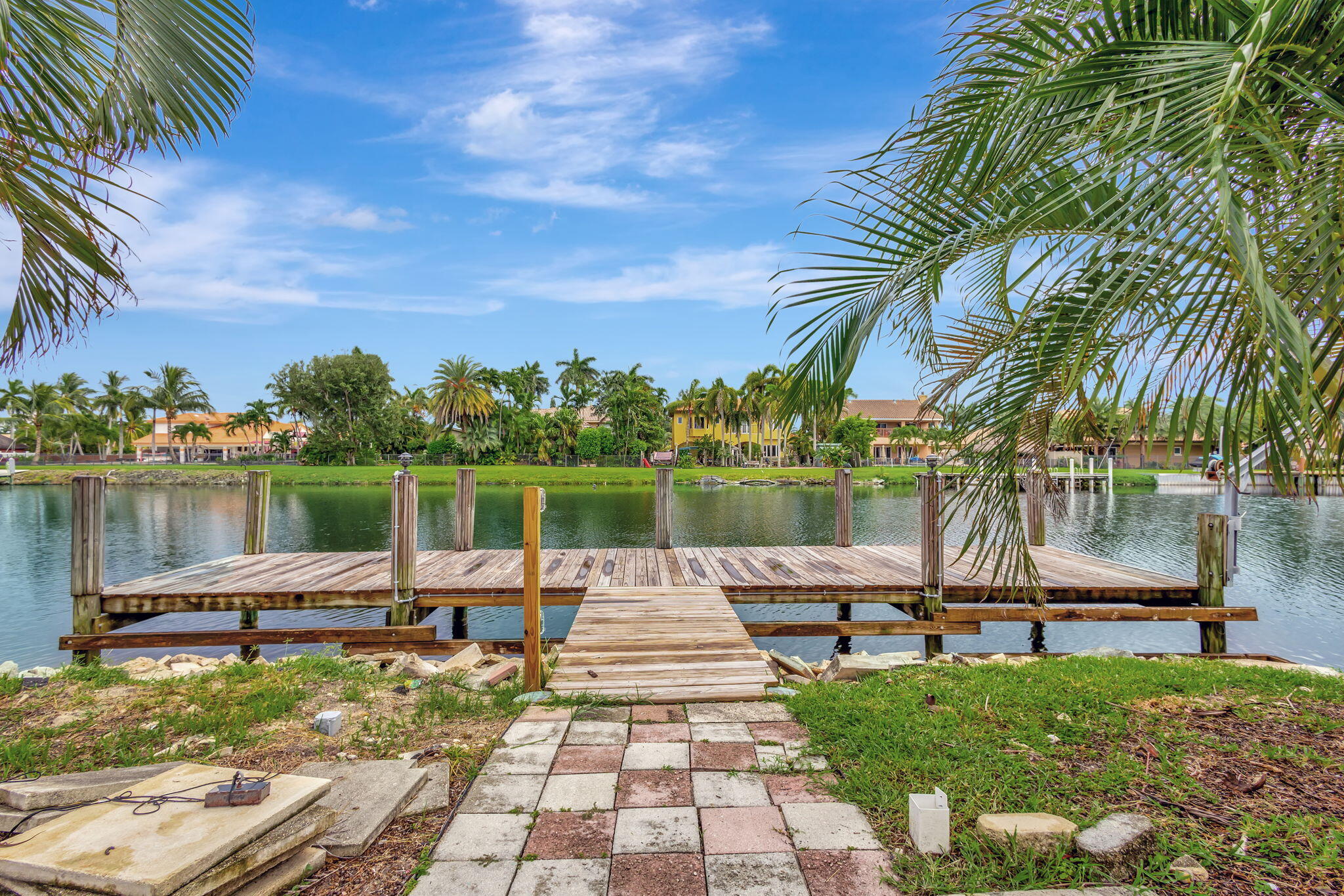 TROPIC PALMS 2 - Residential Lease