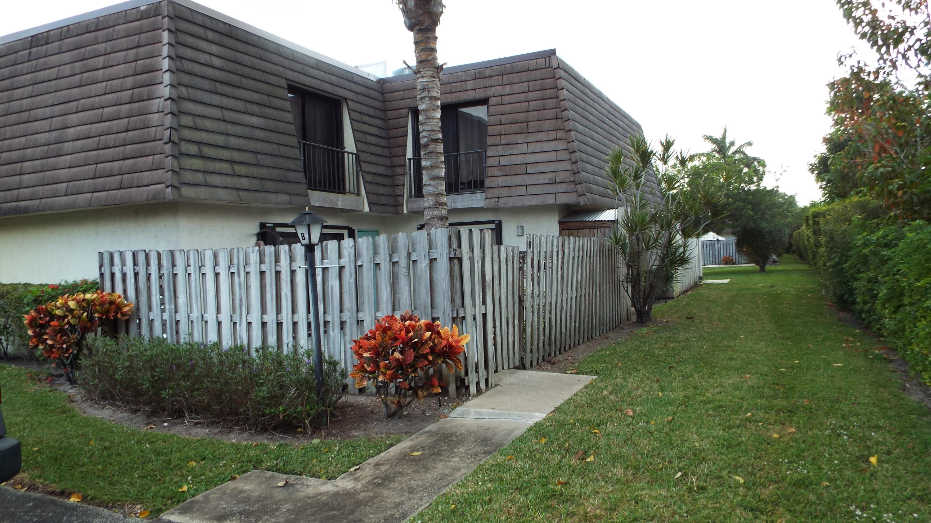 JUPITER LAKES TOWNHOMES CONDO I, II AND III CONDO - Residential Lease