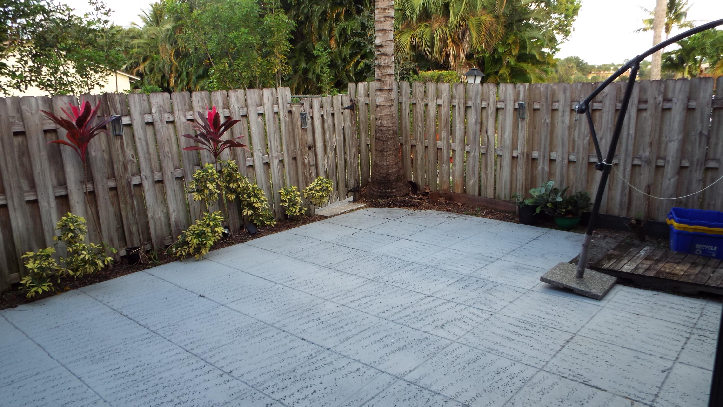 JUPITER LAKES TOWNHOMES CONDO I, II AND III CONDO - Residential Lease