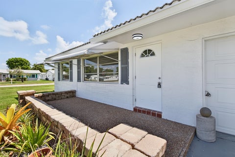 Tiny photo for 1190 NW 90TH Avenue, Plantation, FL 33322 (MLS # B26068213)