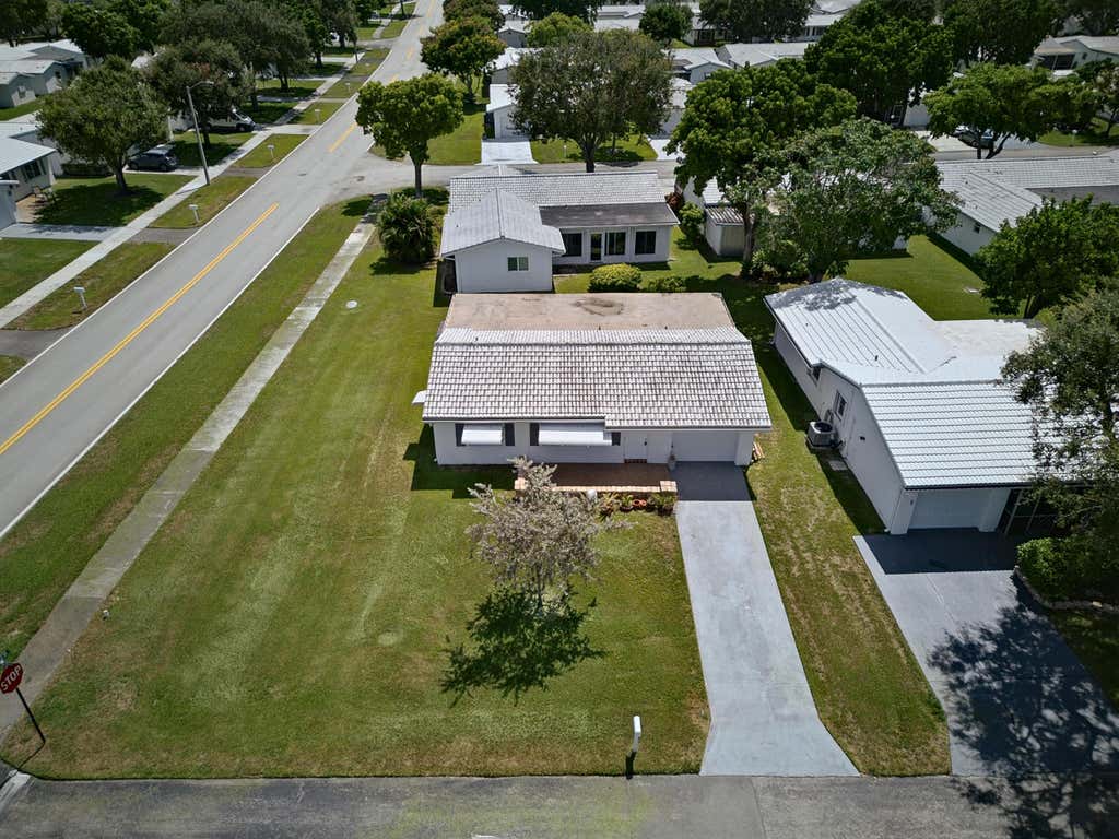 Photo of 1190 NW 90TH Avenue, Plantation, FL 33322 (MLS # B26068213)