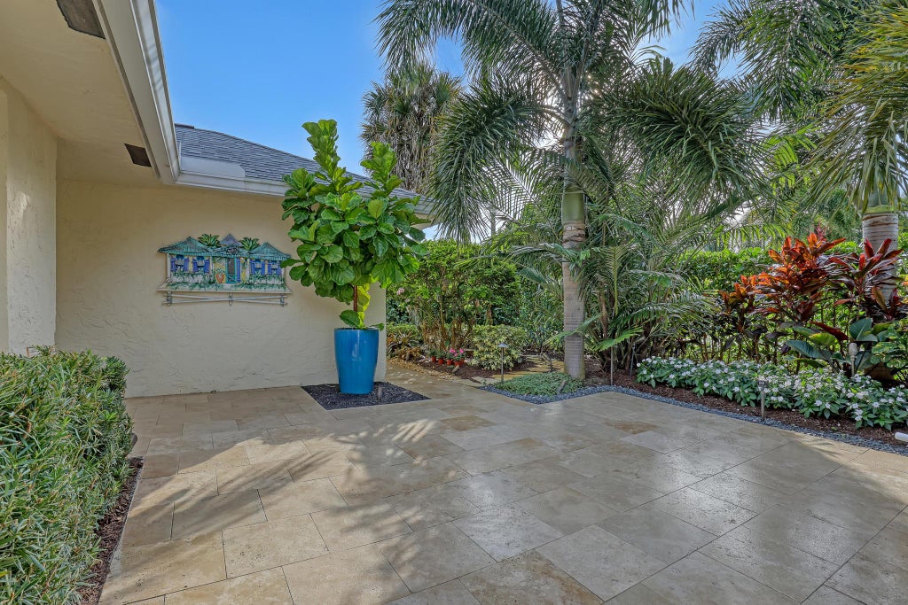 Photo of 14942 Sandpebble Lane, Delray Beach, FL 33484 (MLS # R10942020)