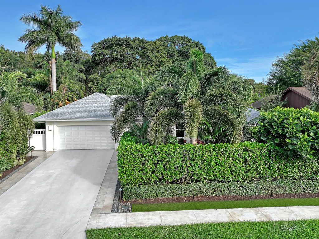 Photo of 14942 Sandpebble Lane, Delray Beach, FL 33484 (MLS # R10942020)