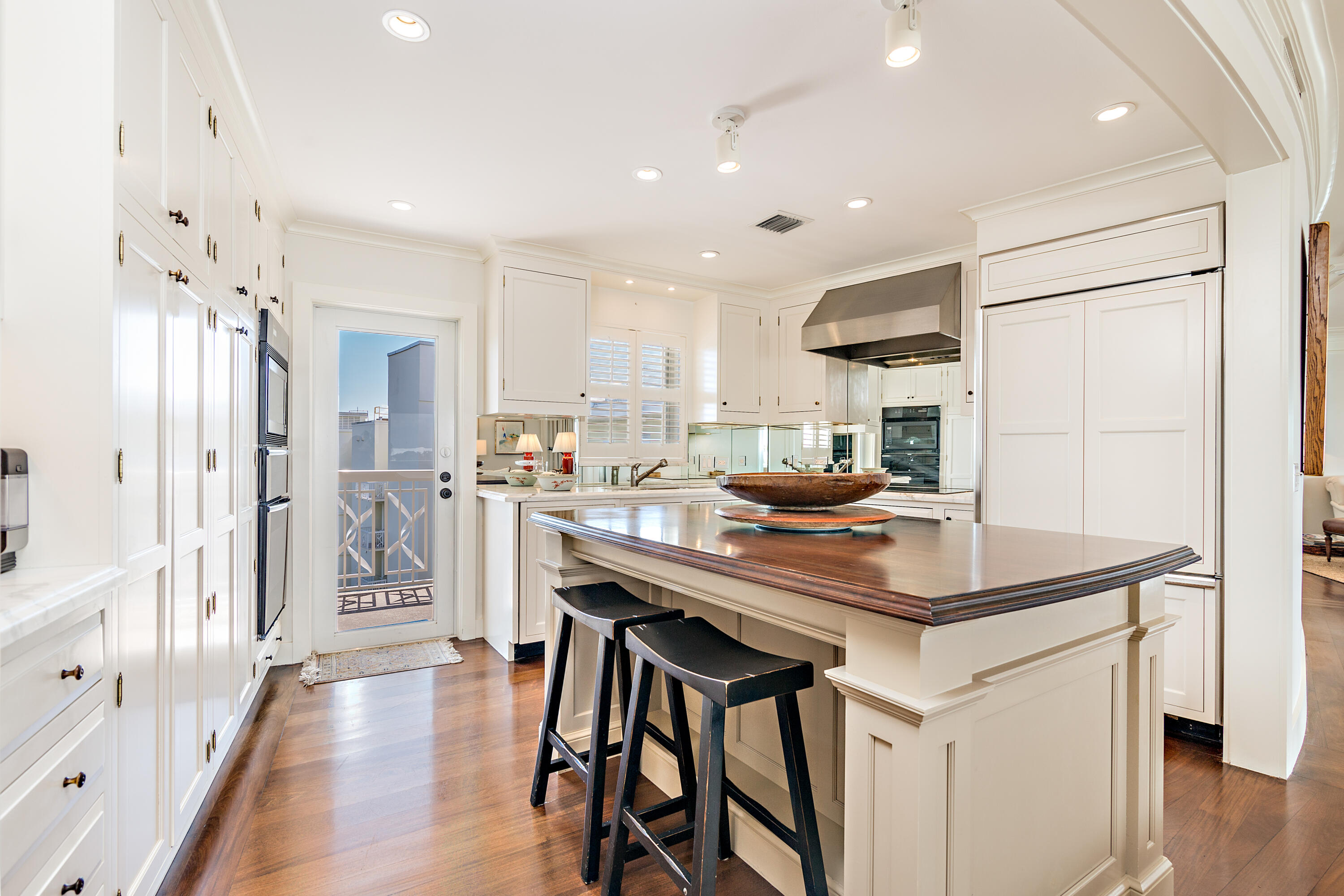 THREE EIGHTY NINE CORP LESSEE - Residential