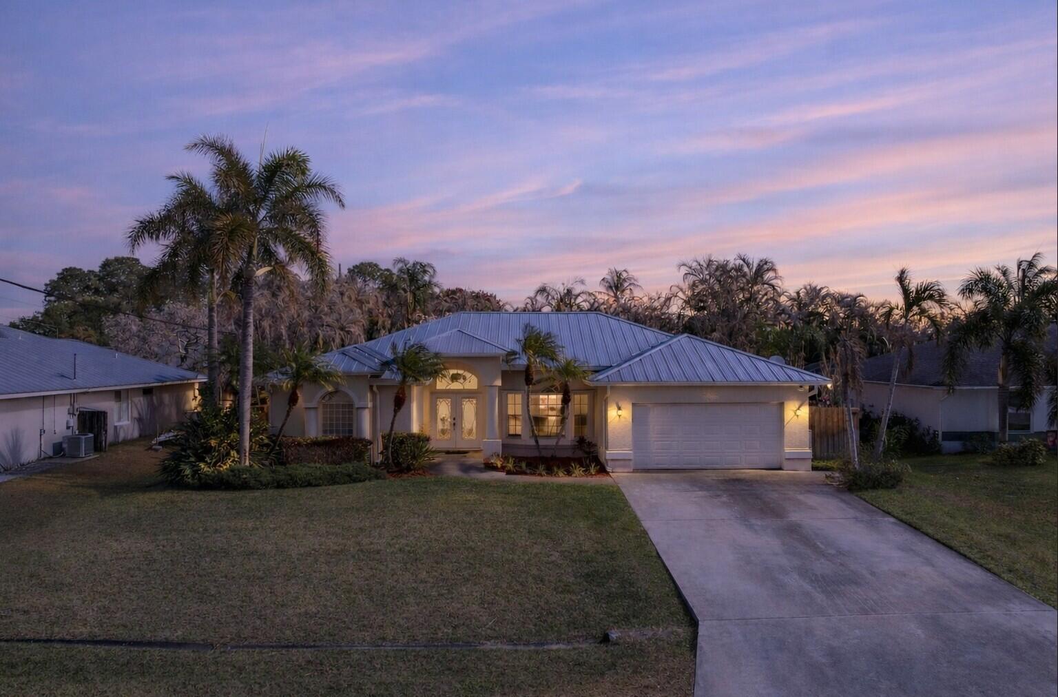 737 SW Dalton Circle