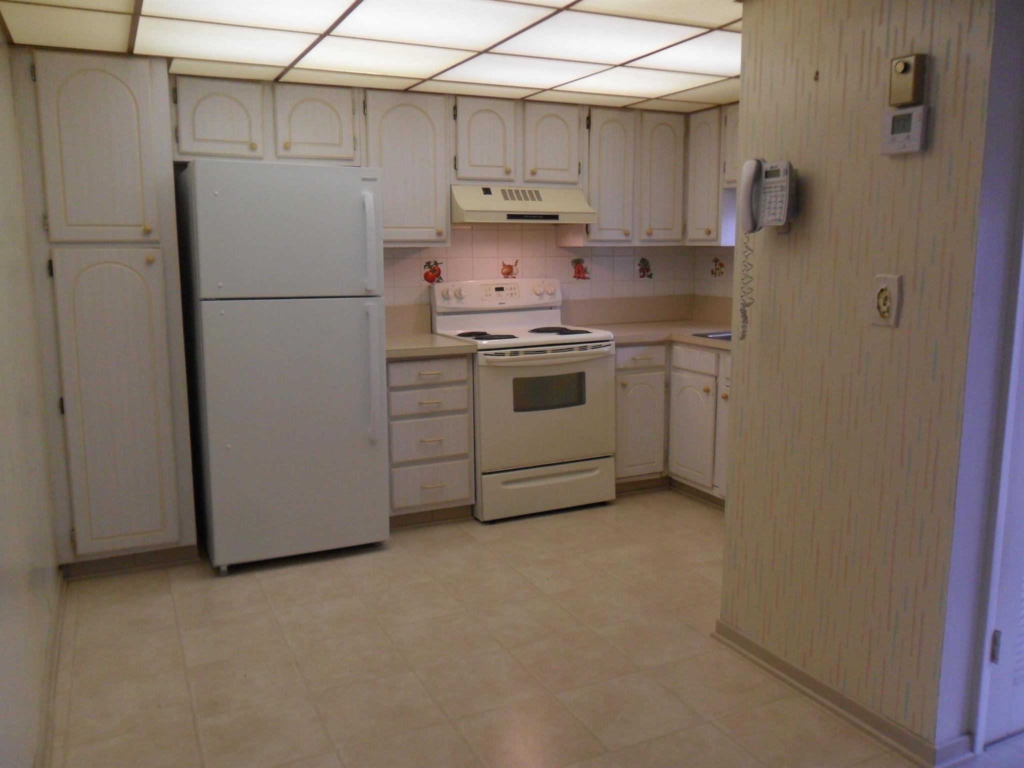 HOLLYBROOK GOLF AND - Residential