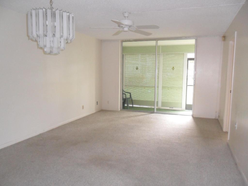 HOLLYBROOK GOLF AND - Residential