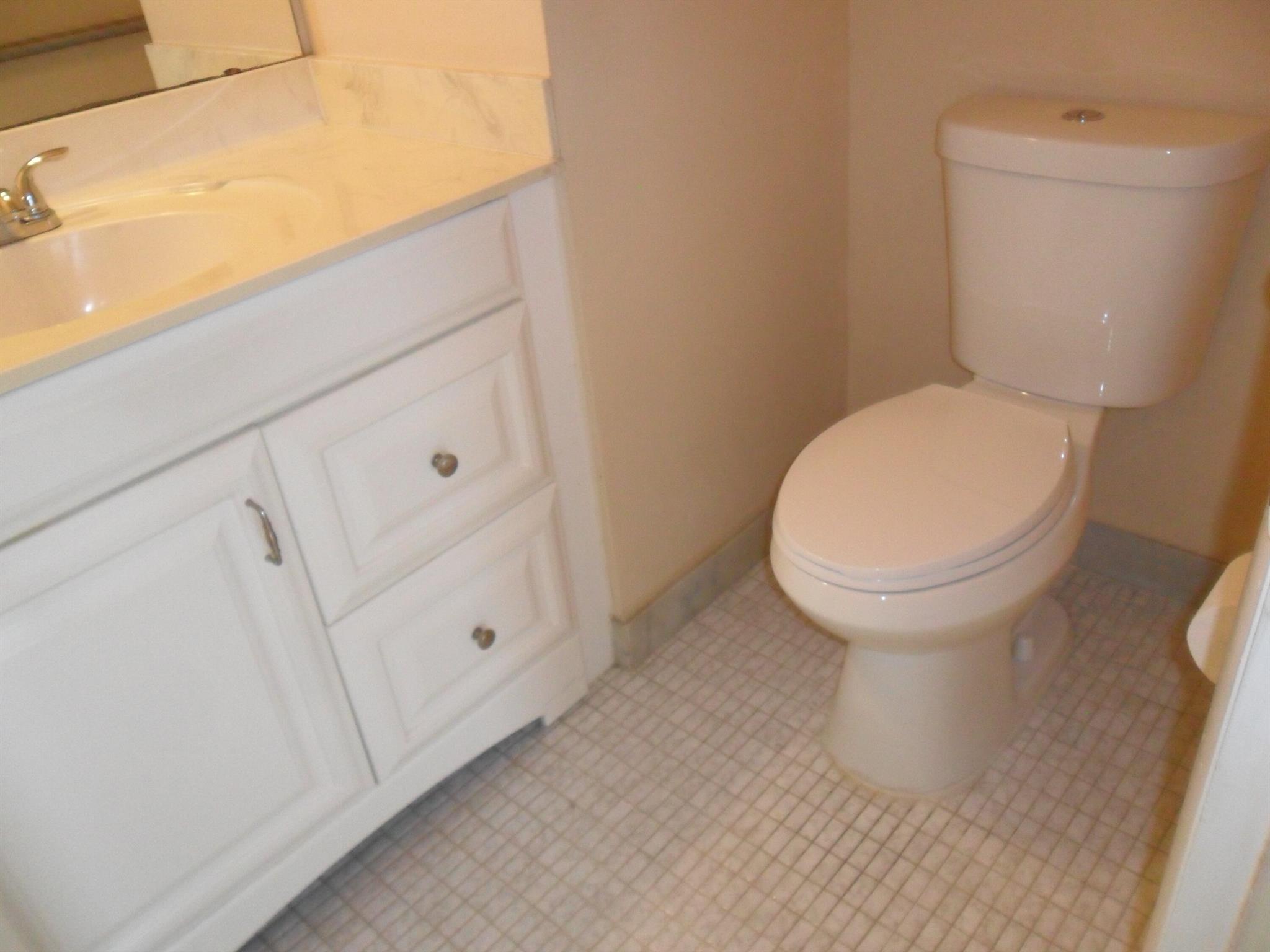 HOLLYBROOK GOLF AND - Residential