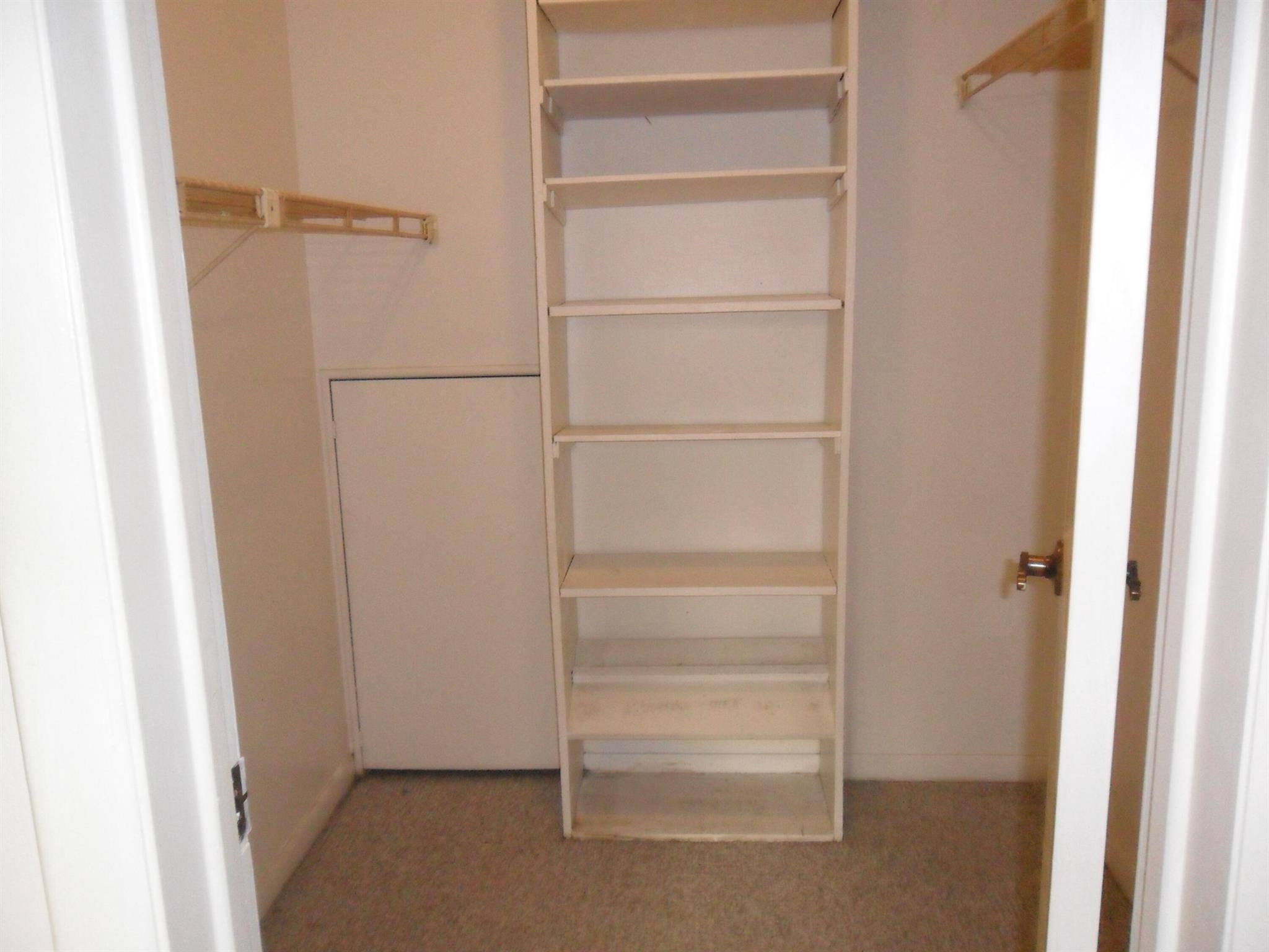 HOLLYBROOK GOLF AND - Residential