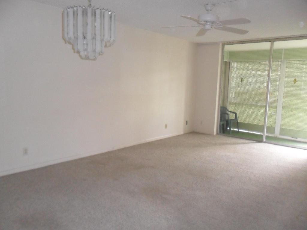 HOLLYBROOK GOLF AND - Residential