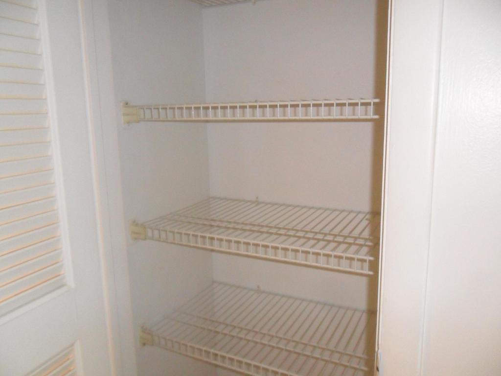 HOLLYBROOK GOLF AND - Residential