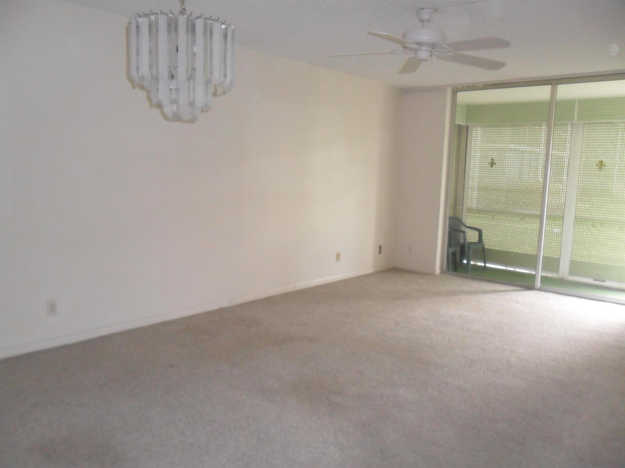 HOLLYBROOK GOLF AND - Residential