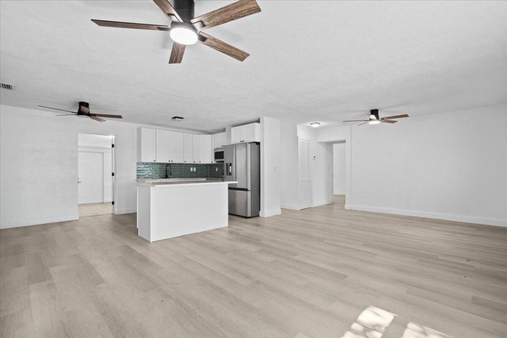 Photo of 905 SE 10th Street, Stuart, FL 34994 (MLS # R11136818)