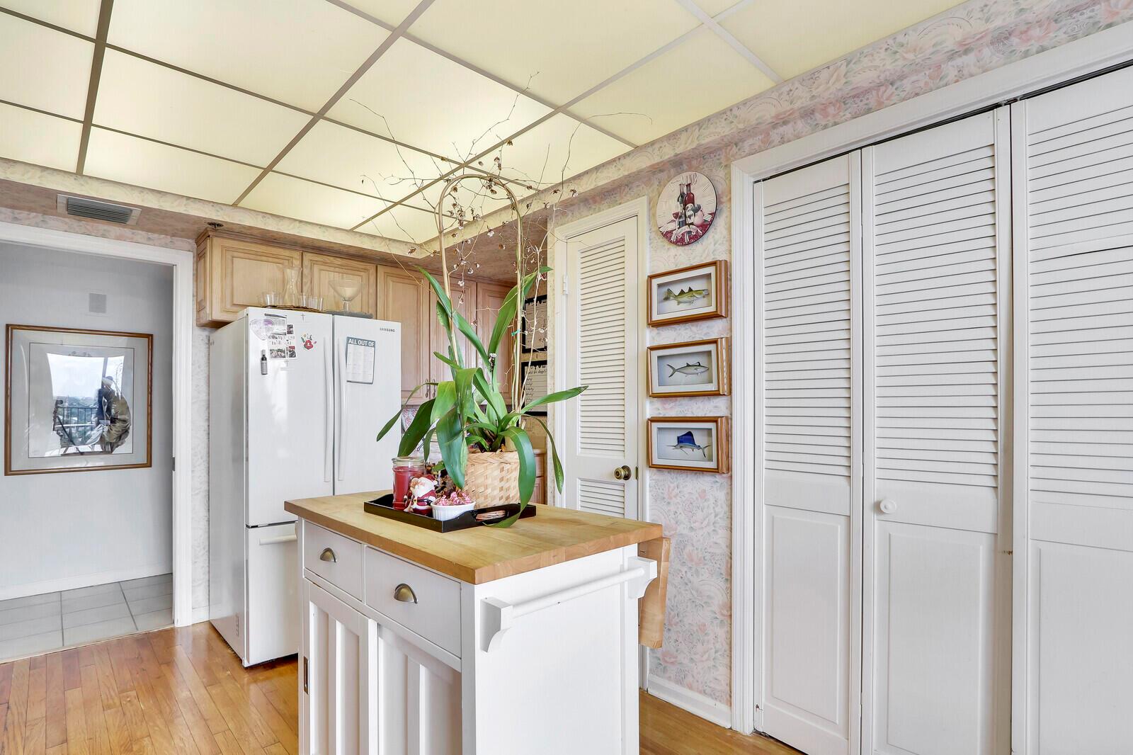 OCEAN TOWERS SOUTH CONDO - Residential