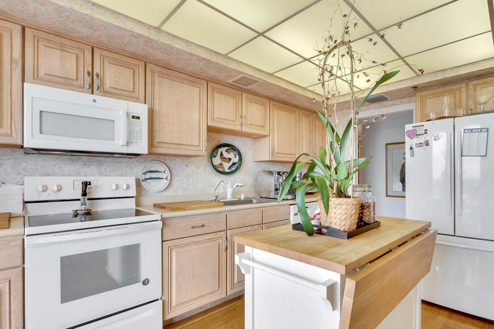 OCEAN TOWERS SOUTH CONDO - Residential