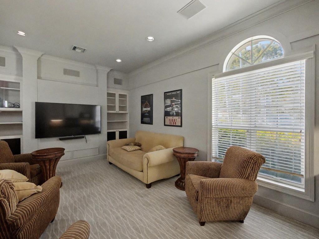 TIERRA VERDE - Residential