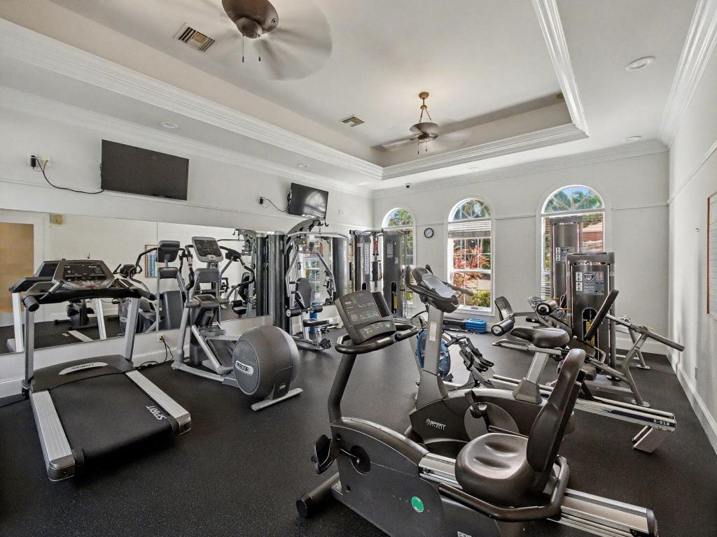 TIERRA VERDE - Residential