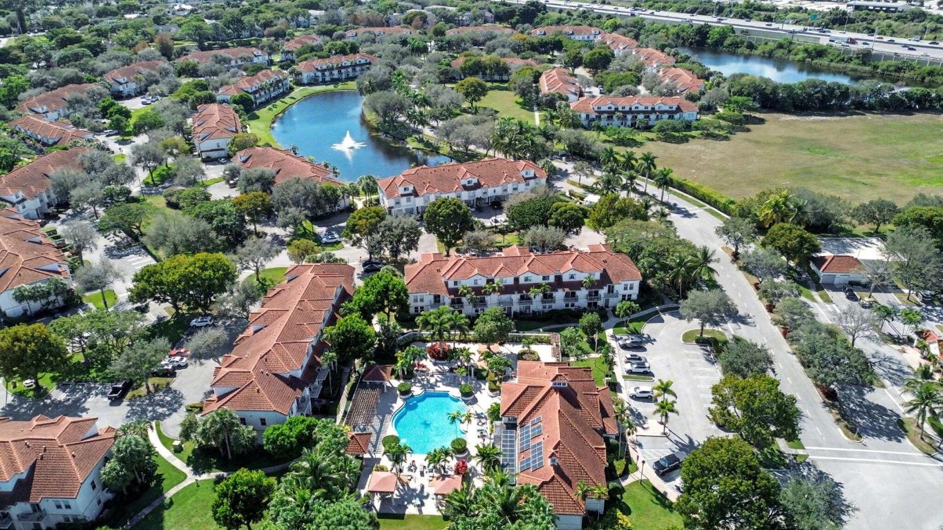 TIERRA VERDE - Residential