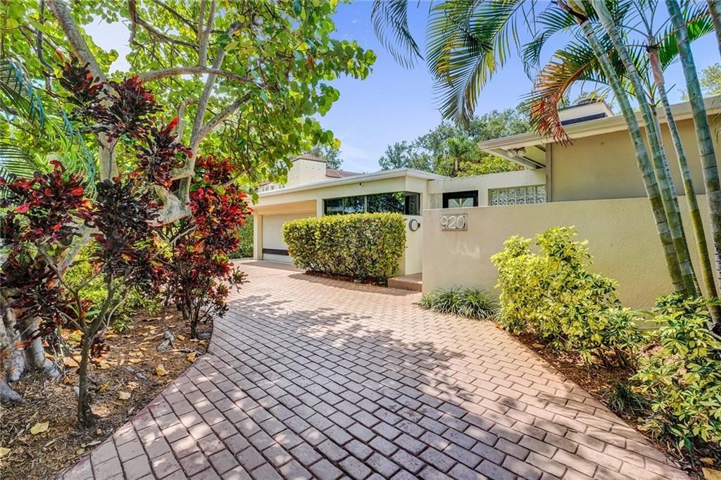 Photo of 920 N Rio Vista Blvd, Fort Lauderdale, FL 33301 (MLS # F10284262)