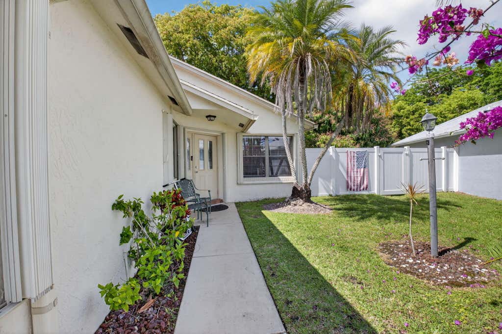 Photo of 19881 VILLA MEDICI Place, Boca Raton, FL 33434 (MLS # B26053191)