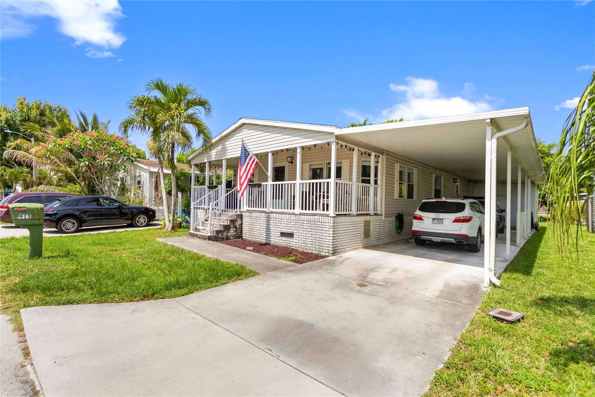 913 SW 132nd Ter