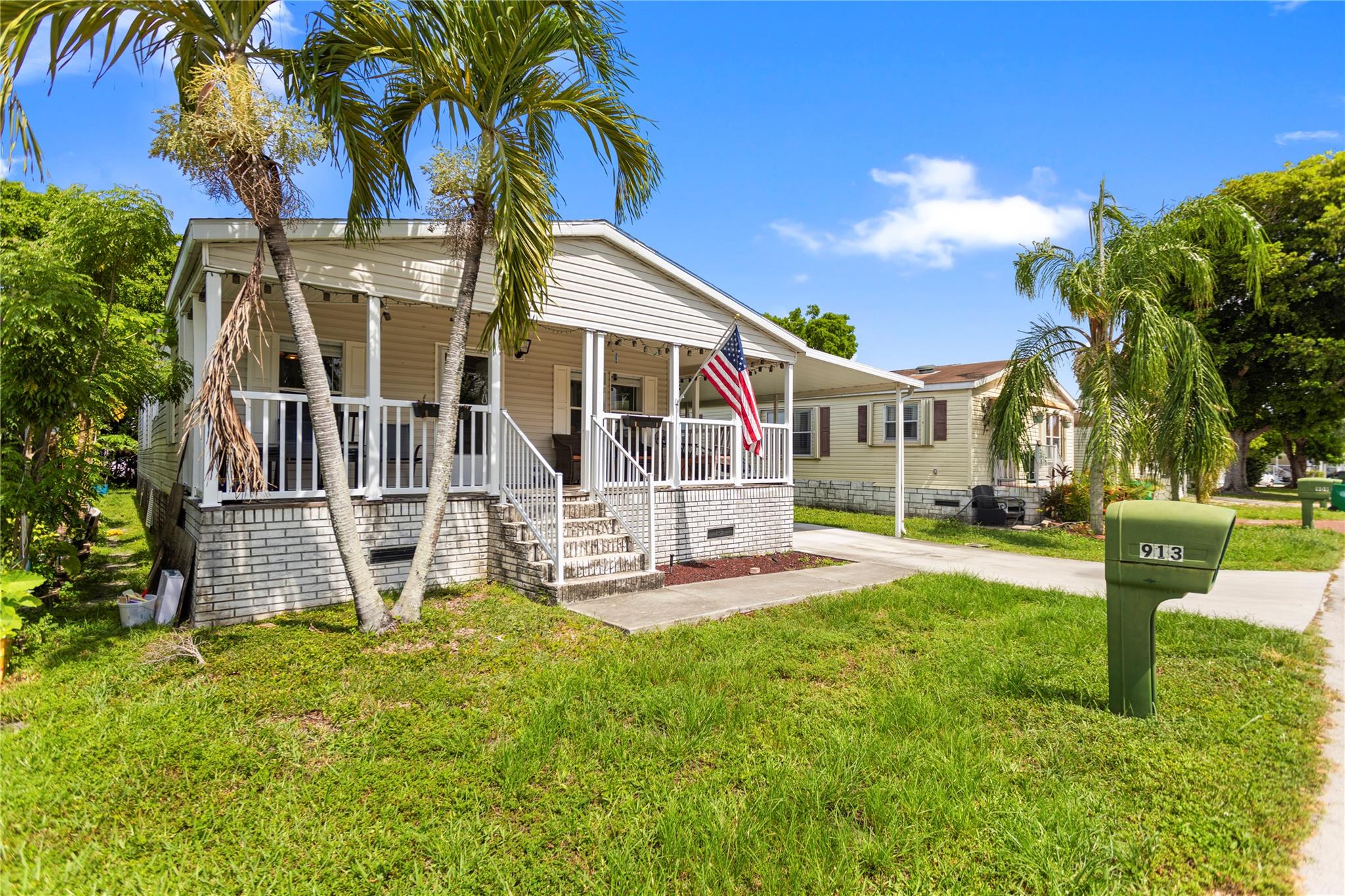 913 SW 132nd Ter